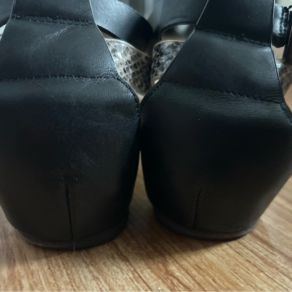 Vince Camuto Black and Gray Sandals with Snake Print Sz 8 Metal accent heel - Picture 2 of 5